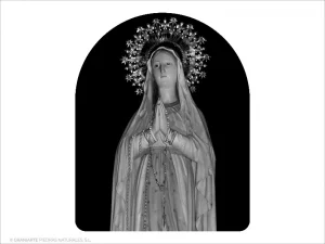 Nuestra Sra. de Lourdes - Grabado cajeado en capilla
